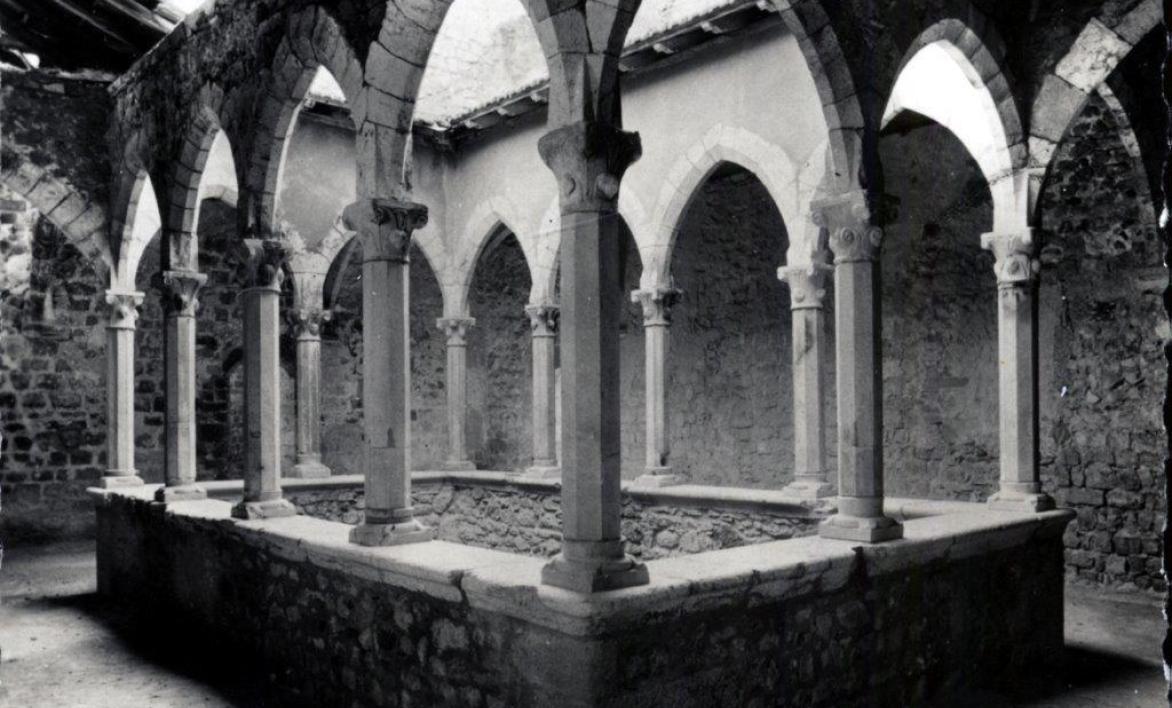 Cloître de la Tour ou Monastère fortifié, île Saint-Honorat, XVe siècle