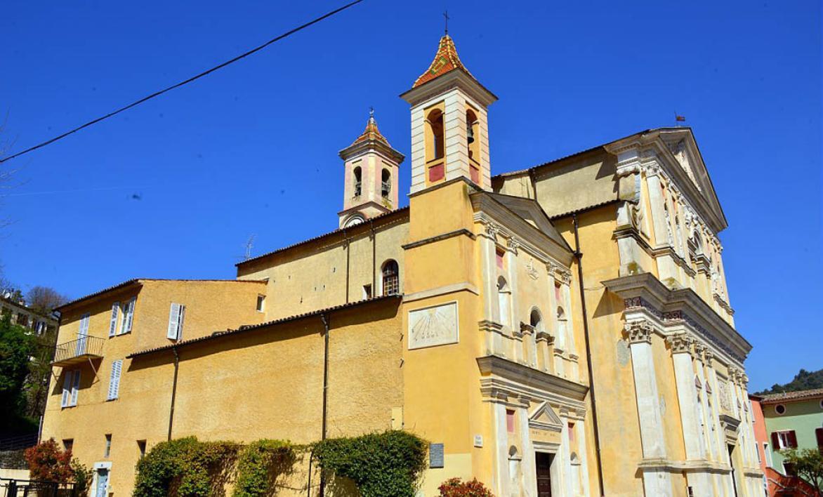 L'église Saint-Pierre vue de côté