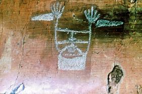  "Gravure du sorcier". Cette gravure est l’une des plus emblématiques de la vallée des Merveilles. Il s’agit vraisemblablement de la représentation du dieu orage