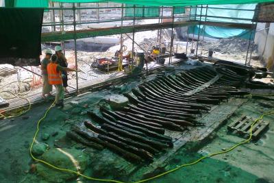 Les vestiges du navire antique découvert dans le port d’Antibes en 2012 - Agrandir l'image 3 sur 14, fenêtre modale