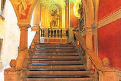 Escalier d’apparat du Palais Lascaris, 1648-1680, Nice - Agrandir l'image 4 sur 11, fenêtre modale