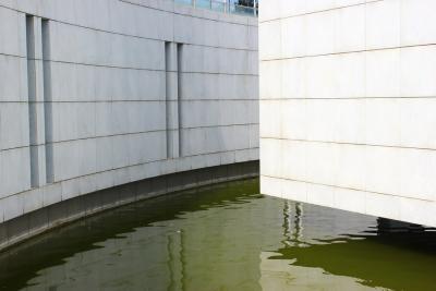 Vue extérieure du musée, élément d’architecture - Agrandir l'image 2 sur 6, fenêtre modale