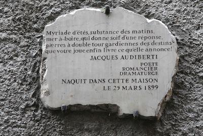 Plaque commémorative sur la maison natale de Jacques Audiberti, Antibes - Agrandir l'image 2 sur 7, fenêtre modale