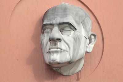 Sculpture ornant le lycée Jacques Audiberti, Antibes - Agrandir l'image 5 sur 7, fenêtre modale