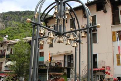 Fontaine-Carillon de Guillaumes - Agrandir l'image 6 sur 9, fenêtre modale