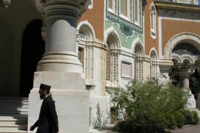 Vue de l’un des deux porches de la cathédrale orthodoxe russe de Nice - Agrandir l'image 1 sur 8, fenêtre modale