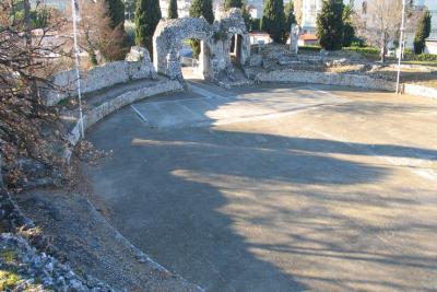 Amphithéâtre de Cemenelum - Agrandir l'image 2 sur 6, fenêtre modale