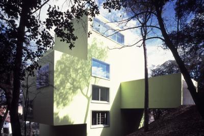 Vue extérieure de l’Espace de l’Art Concret - Agrandir l'image 2 sur 2, fenêtre modale