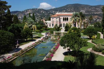 Jardin à la française de la Villa - Agrandir l'image 8 sur 10, fenêtre modale