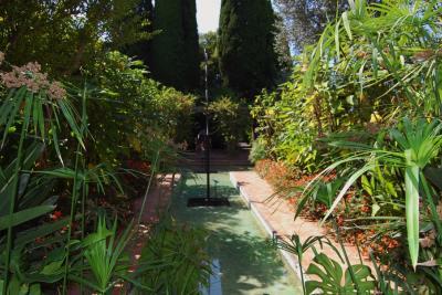 Jardin espagnol de la villa - Agrandir l'image 6 sur 10, fenêtre modale