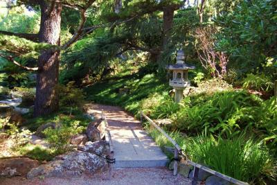 Jardin japonais de la Villa Ephrussi - Agrandir l'image 10 sur 10, fenêtre modale