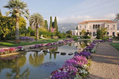 Vue de la façade sud de la Villa Ephrussi - Agrandir l'image 5 sur 10, fenêtre modale