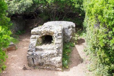 Four à boulet, île Sainte-Marguerite - Agrandir l'image 2 sur 9, fenêtre modale