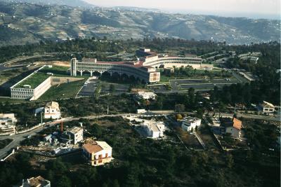 La Gaude. Centre d'études et de recherches IBM, vue aérienne, janvier 1971 - Agrandir l'image 1 sur 4, fenêtre modale