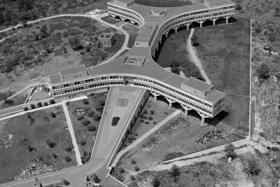 La Gaude. Société IBM (International Business Machine). Vue aérienne. daté du 30/06/1965 - Agrandir l'image 4 sur 4, fenêtre modale
