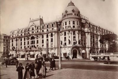 L’hôtel Negresco, Nice. Cliché Louis Gilletta, vers 1935. Nice, bibliothèque de Cessole, fonds Gilletta - Agrandir l'image 1 sur 10, fenêtre modale