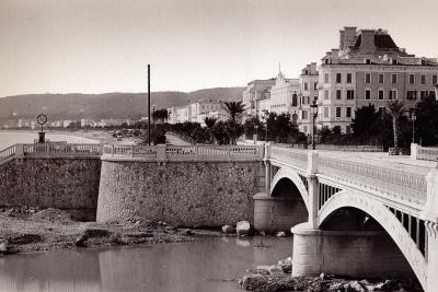 La Promenade des Anglais depuis le pont des Anges. Cliché Walburg de Bray, 1875 - Agrandir l'image 10 sur 10, fenêtre modale
