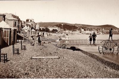 Les Bains Georges, Promenade des Anglais. Cliché Walburg de Bray, 1873 - Agrandir l'image 2 sur 10, fenêtre modale