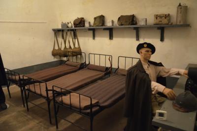 Fort Saint-Roch à Sospel : chambrée des hommes - Agrandir l'image 5 sur 8, fenêtre modale