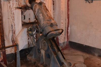 Fort Saint-Roch à Sospel : mortier de 81 mm dans le bloc de combat - Agrandir l'image 7 sur 8, fenêtre modale