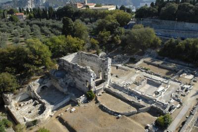 Vue aérienne des thermes du Nord du site antique de Cemenelum - Agrandir l'image 3 sur 7, fenêtre modale