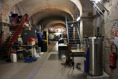 ombreux laboratoires de l’OOV se trouvent à niveau des anciennes voutes du bâtiment des « Galériens ». Ce magnifique espace abrite appareils et instruments de tout genre - Agrandir l'image 8 sur 10, fenêtre modale