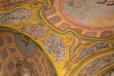 Trompe-l'oeil de la voûte, chapelle des Pénitents blancs, L’Escarène - Agrandir l'image 5 sur 11, fenêtre modale