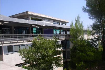 Bâtiment du Collège International de Valbonne - Agrandir l'image 3 sur 5, fenêtre modale