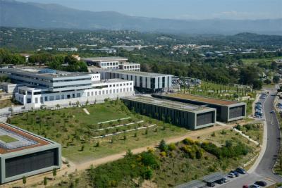 Bâtiment de l'université de Sophia Antipolis - Agrandir l'image 5 sur 5, fenêtre modale