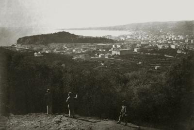 Charles Nègre, vue générale de Nice prise du Mont-Boron, ca 1885 - Agrandir l'image 5 sur 8, fenêtre modale