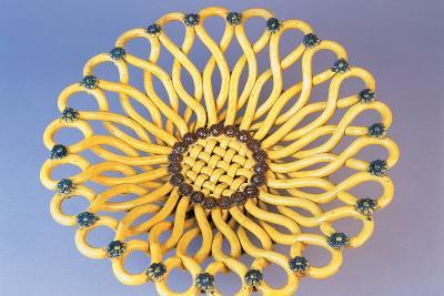 Coupe tressée, attribuée à Foucard-Jourdan, vers 1950, faïence tressée et émaillée, Musée Magnelli, Musée de la Céramique, Vallauris - Agrandir l'image 2 sur 6, fenêtre modale