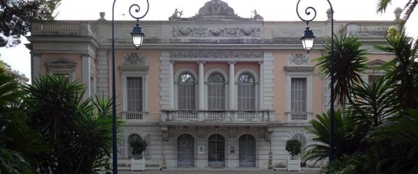 Extérieur du palais de Carnolès, Menton