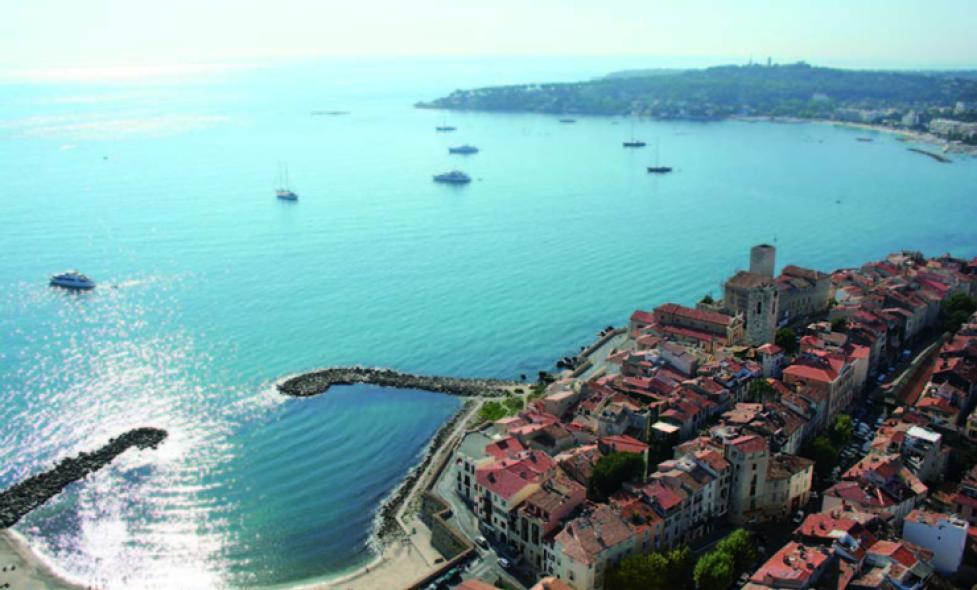 Le Rocher d’Antibes siège de l'agglomération indigène - Agrandir l'image, fenêtre modale