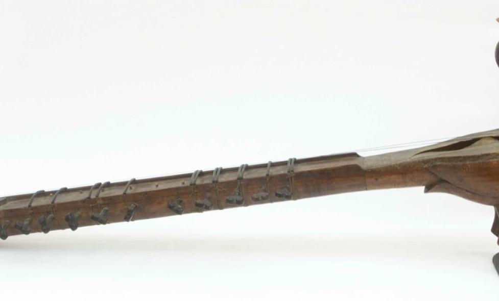 Mayouri, instrument à cordes indien en forme de paon – Legs Gautier - Agrandir l'image, fenêtre modale