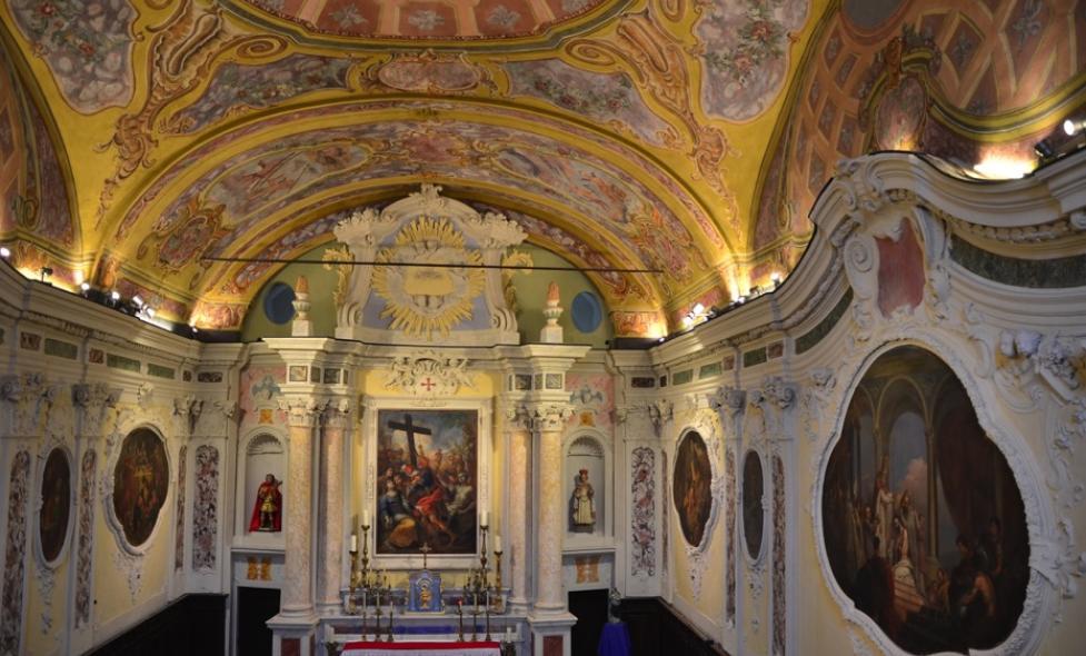 La chapelle des Pénitents blancs, vue générale, L'Escarène - Agrandir l'image, fenêtre modale
