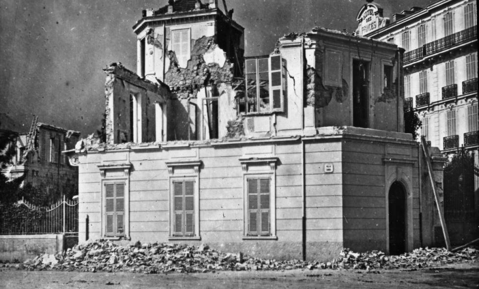 Tremblement de terre du 23 février 1887, la villa Cipolini à Menton - Agrandir l'image, fenêtre modale